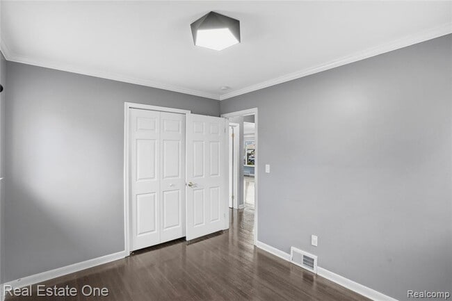 Building Photo - 8528 Norborne Ave