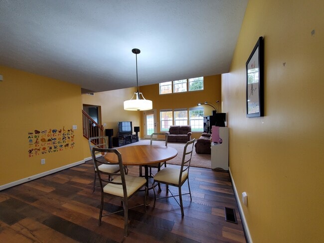 Building Photo - 8937 Merryvale Dr