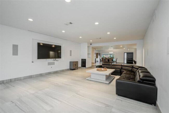 Building Photo - 5754 Wigton Dr
