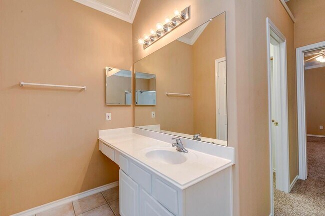 Building Photo - 3 Viola Bloom Ct