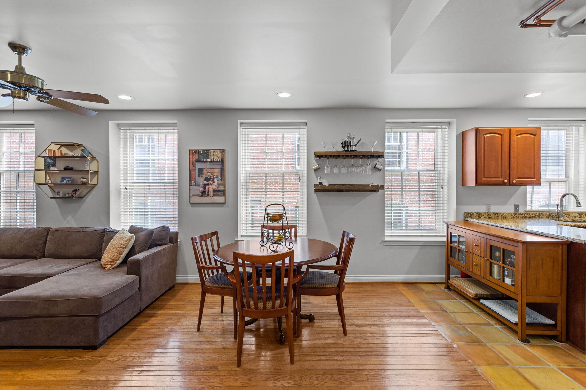 Building Photo - 142 N Bread St