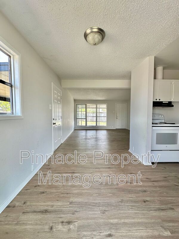 Building Photo - 2401 Field St