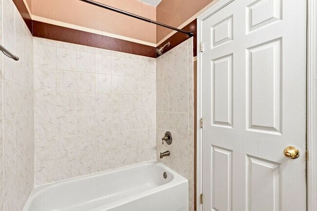 Building Photo - Spacious 3BR/2BA West Tucson Home | Open-Concept Living & Carpet-Free Interior