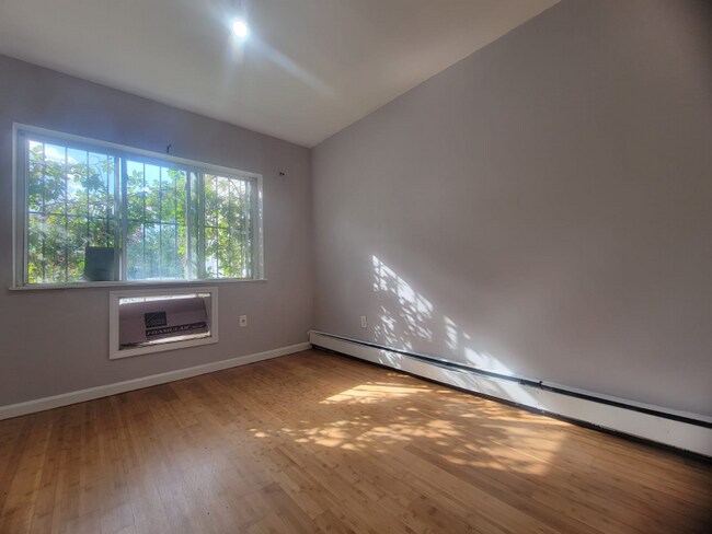 Building Photo - 29 Monaco Pl