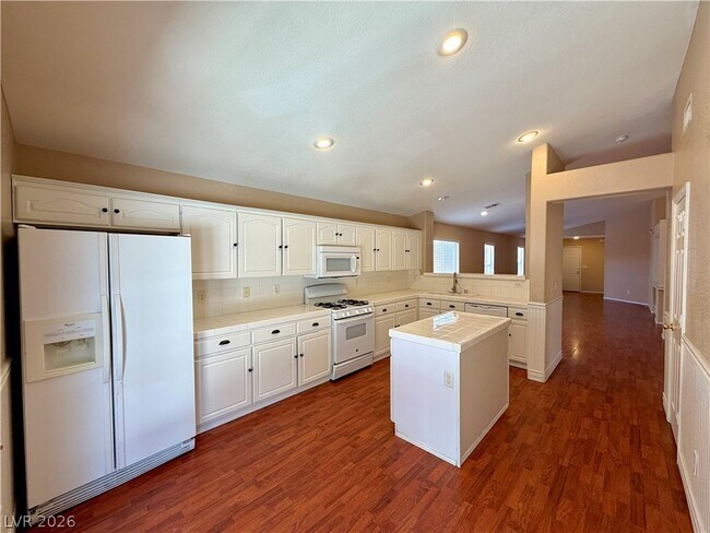 Building Photo - 1420 Dream Bridge Dr