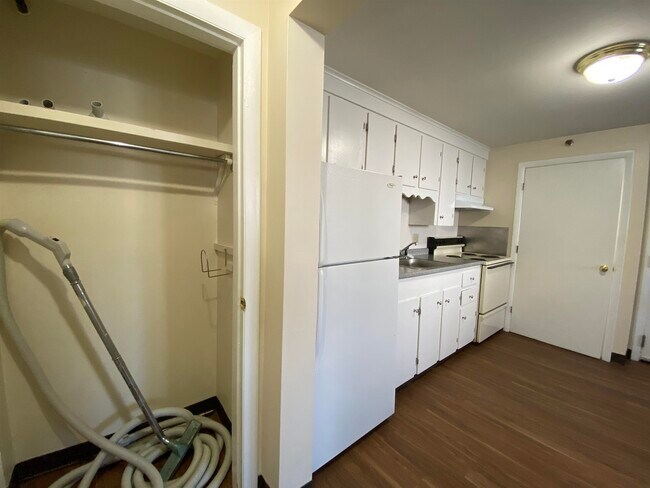 Building Photo - 93 West St