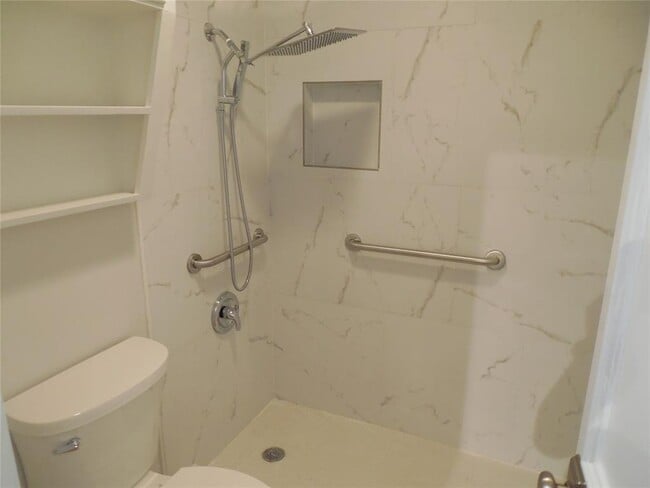 Building Photo - 3501 Greystone Dr