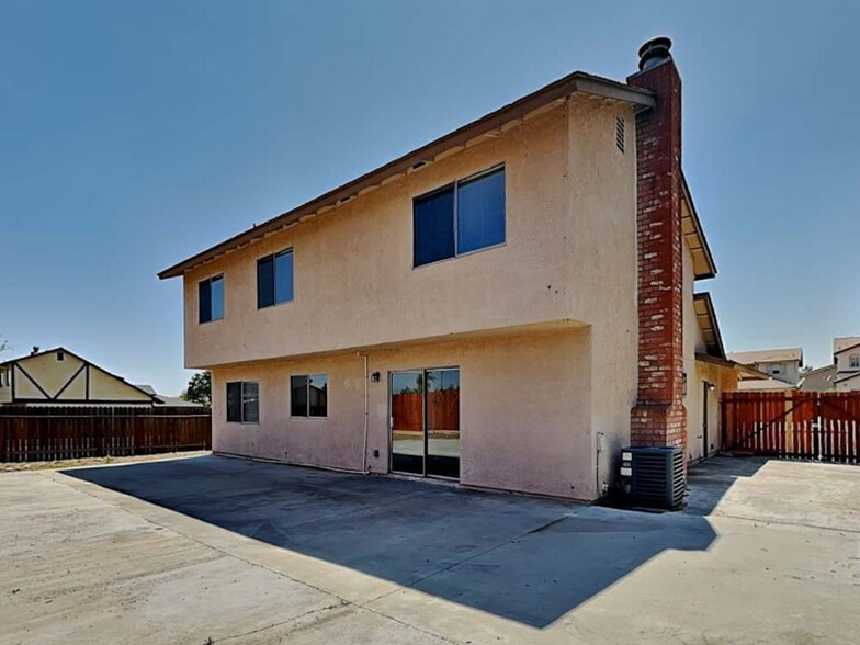 Building Photo - 7380 Lime Ave