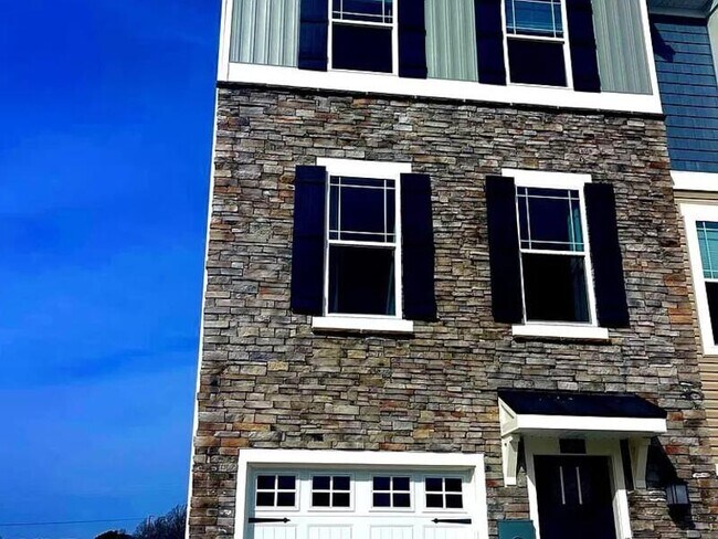 Building Photo - 24615 Dogwood Ln