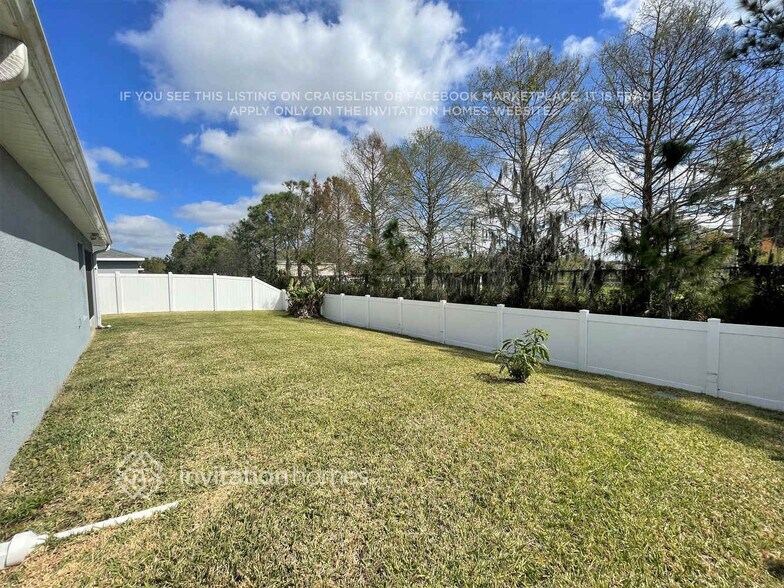 Building Photo - 5120 33rd Ave E