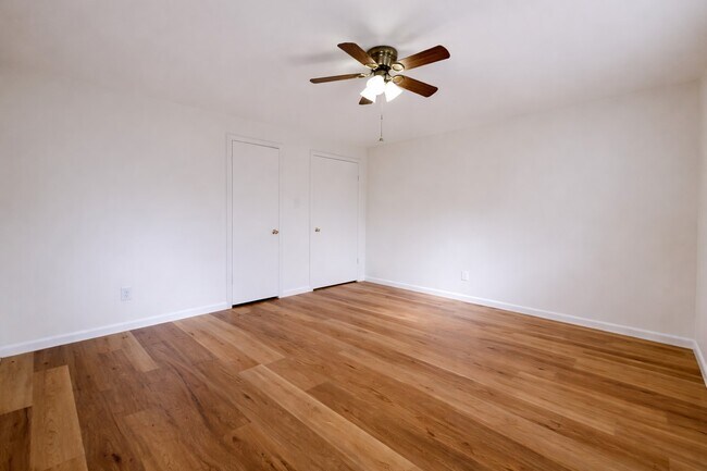 Building Photo - 1220 Kelving Way