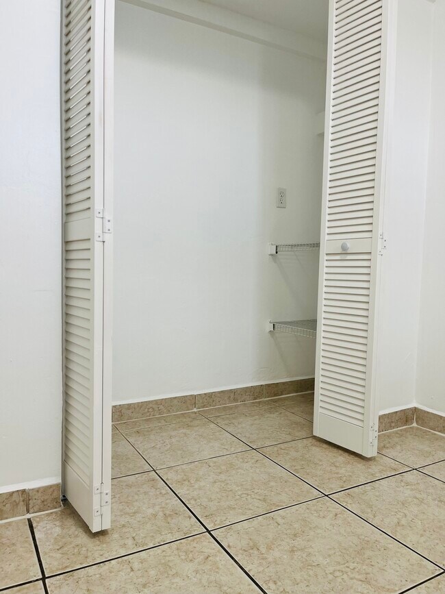 2nd bedroom - 415 E 10th St