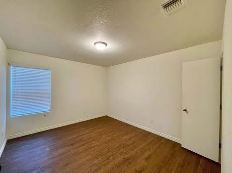 Building Photo - 904 Lasso Dr