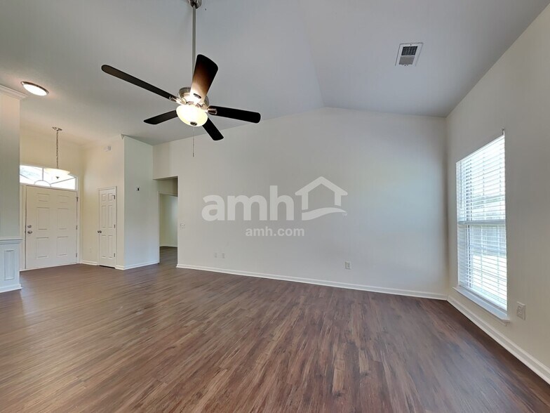 Building Photo - 632 Stonebridge Cir
