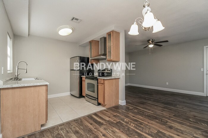 Building Photo - 1423 N Tremain St