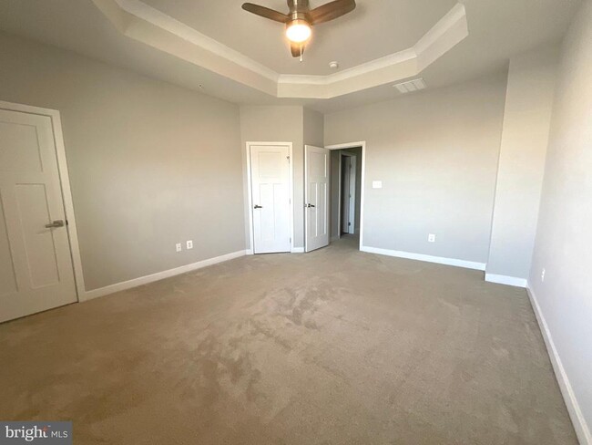Building Photo - 5878 Tomahawk St