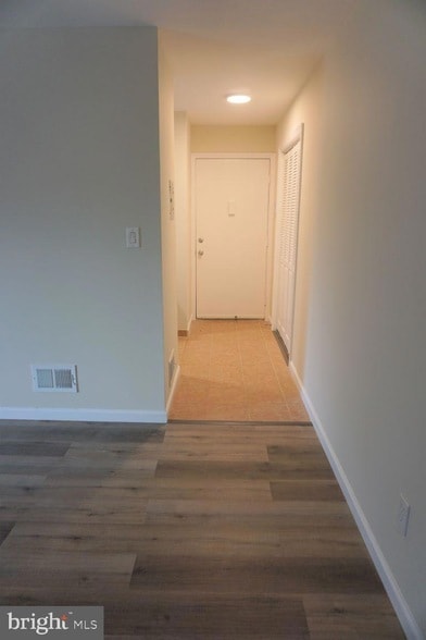 Building Photo - 1914 Old Stone Mill Dr