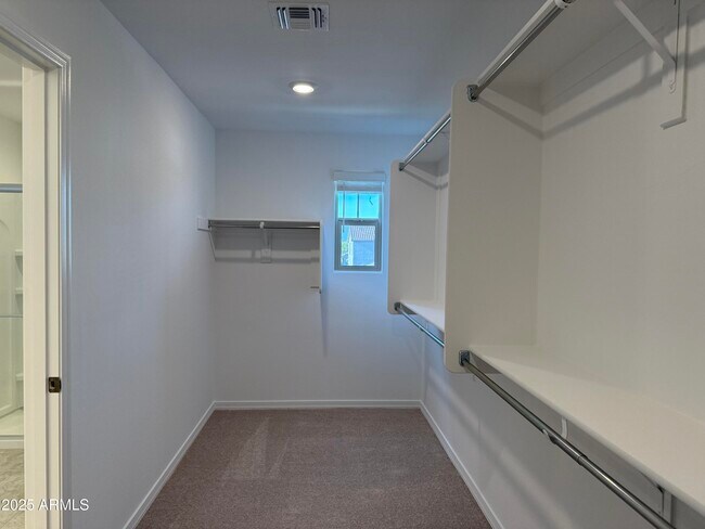 Building Photo - 10209 W Amelia Ave