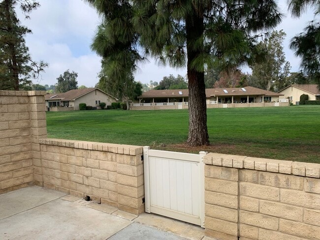 Building Photo - An El Dorado Model on the Golf Course
