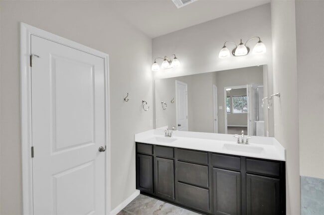 Building Photo - 1829 Chickasaw Run