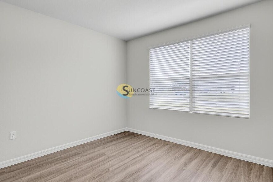 Building Photo - 6473 Sweetbay Ln