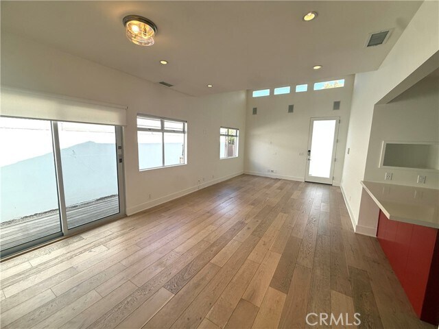Building Photo - 840 Brooks Ave