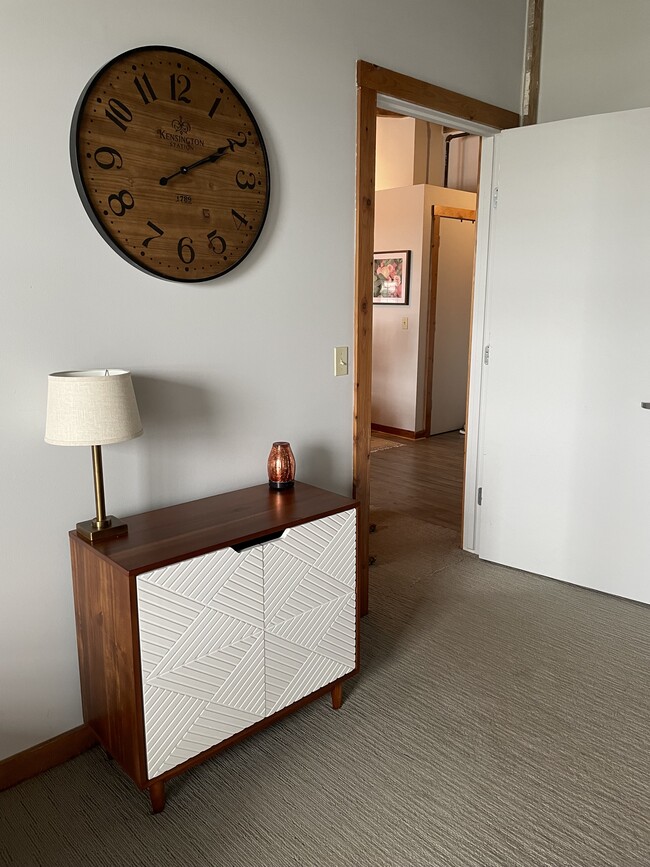 Building Photo - 940 Monroe Ave NW