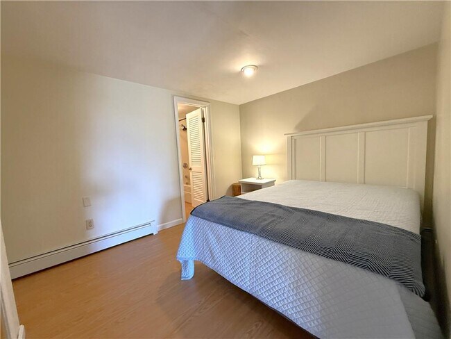 Building Photo - 449 Wolcott Ave