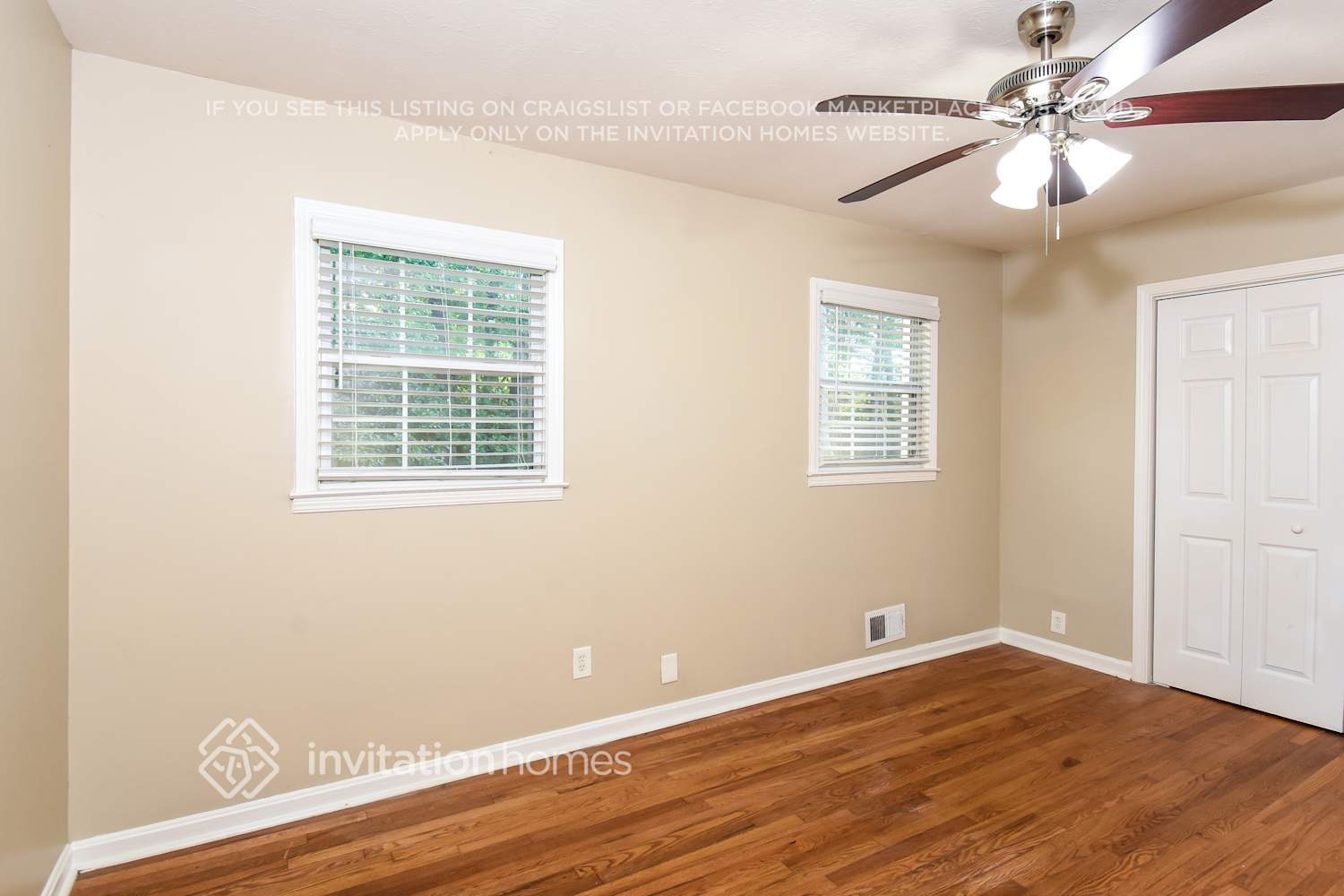 Building Photo - 1634 E Lake Dr