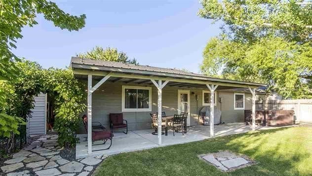 Building Photo - 5656 S Onaga Pl