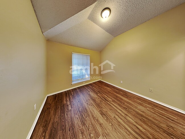 Building Photo - 7914 Clear Fork Trail