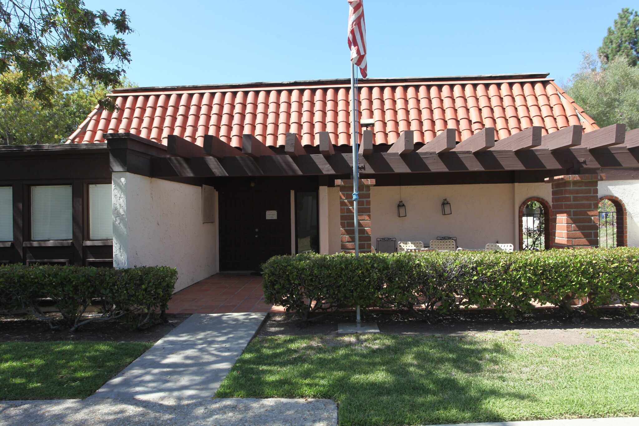 Building Photo - 6878 Navajo Rd