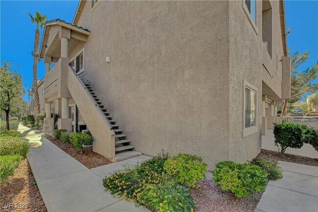 Building Photo - 2052 Jade Creek St