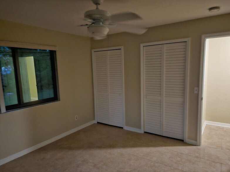 Building Photo - 309 Tarpon Dr