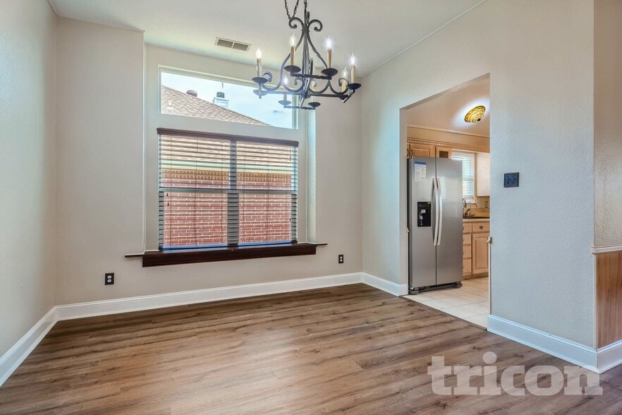 Building Photo - 709 Flagstone Way