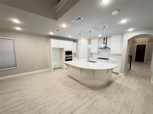 Building Photo - 2300 Offerande Dr