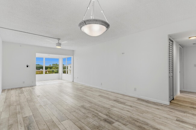 Building Photo - 9233 SW 8th St