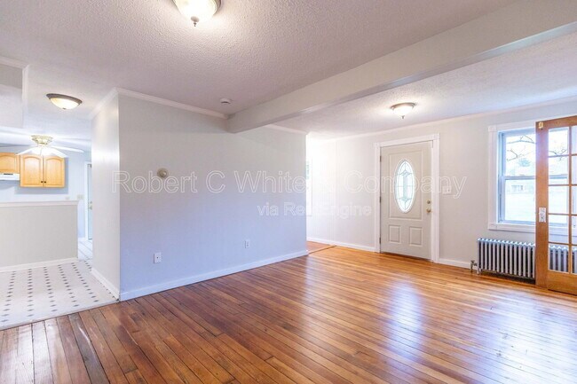 Building Photo - 257 Scantic Rd