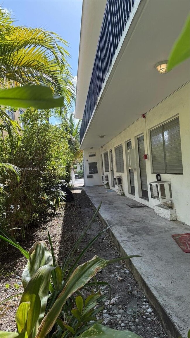 Building Photo - 8132 Harding Ave
