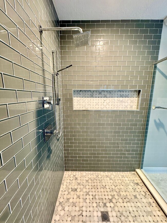 Building Photo - LUXURY RENTAL In Maitland - Winter Park Ar...