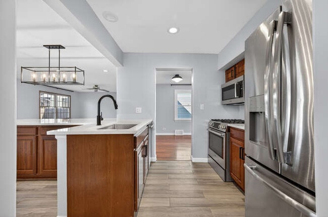 Building Photo - 4524 Washington St