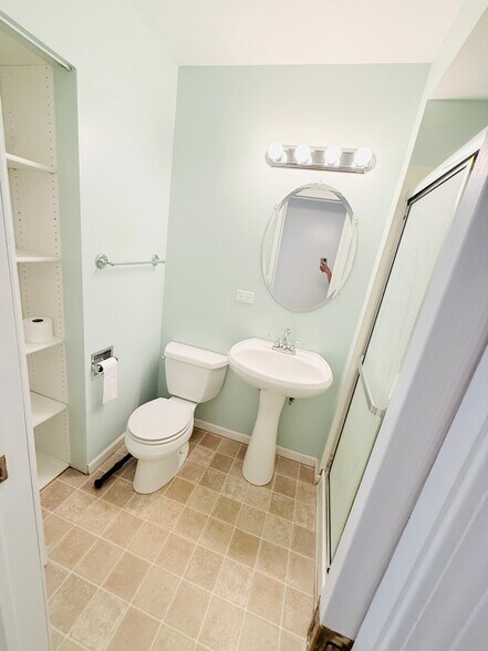 Building Photo - 2904 Stork Ct