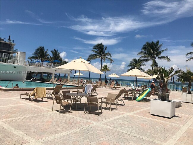 Building Photo - 2201 S Ocean Dr