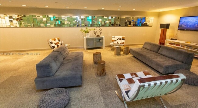 Building Photo - 92 SW 3rd St