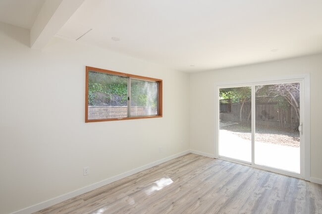 Building Photo - 3658 Lawnwood Ct