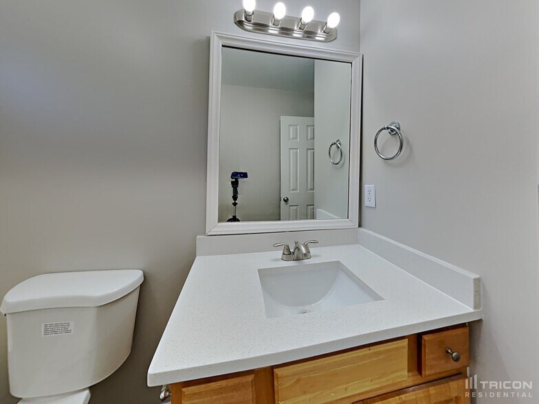 Building Photo - 35 Atherton Dr