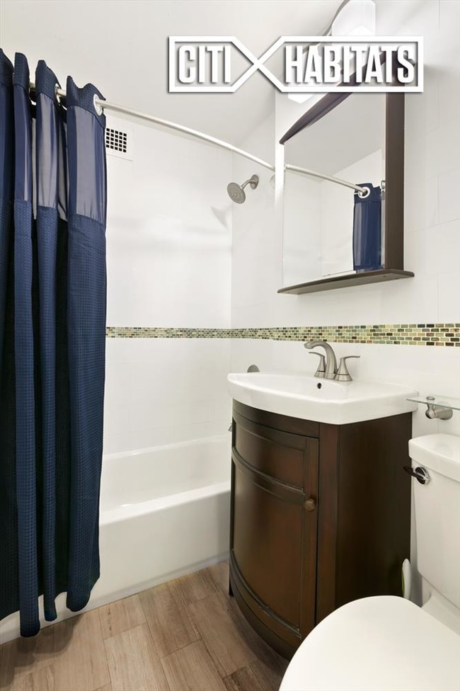 Building Photo - QUAKER RIDGE