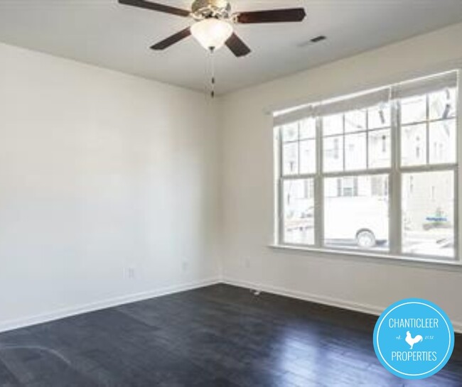 Building Photo - 5830 Crestlawn Ct