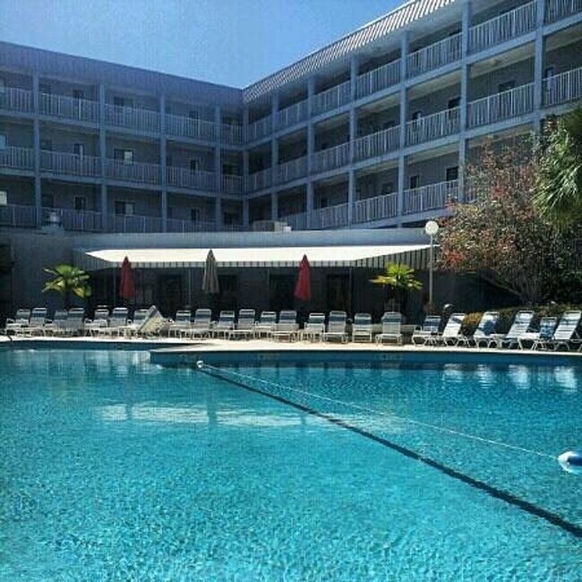 Building Photo - 663 William Hilton Pkwy