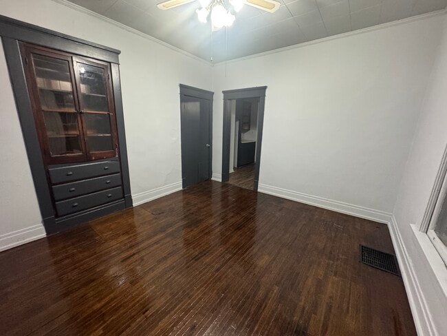 Building Photo - 102 Kentucky-